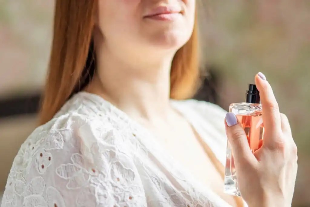 Woda perfumowana a perfumy - czym się różnią? | Perfun Woda perfumowana a perfumy