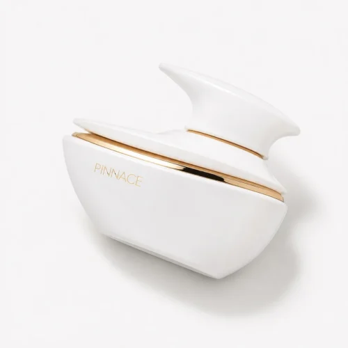 French Avenue Pinnace White — label_closeup