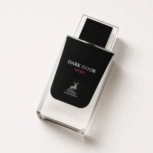 Maison Alhambra Dark Door Sport — label_closeup